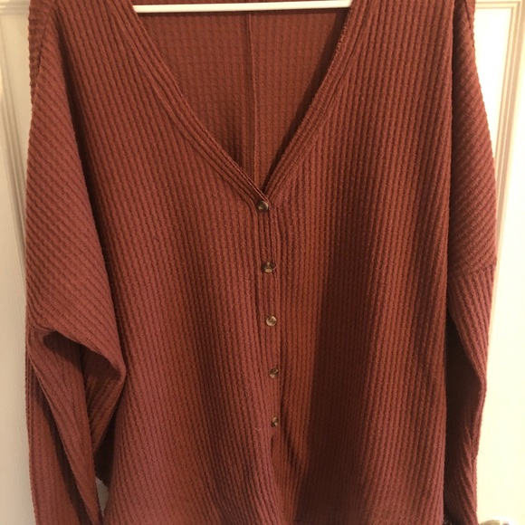 Urban Outfitters Thermal - Picture 1 of 3